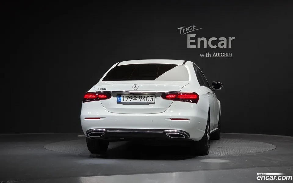 Mercedes-Benz E-Class E250 2022 — thumbnail 4
