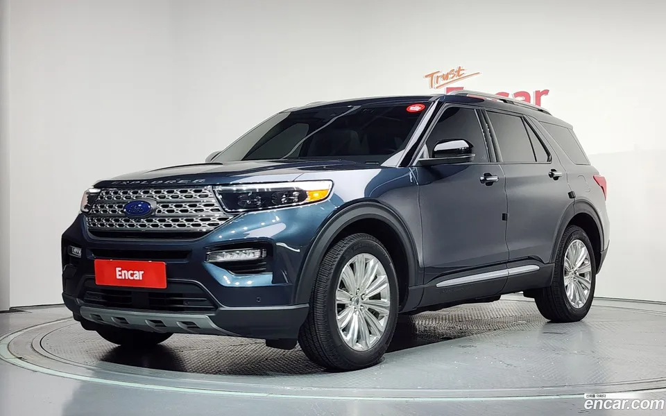 Ford Explorer 2.3 4WD 2023 — фото 1, купить с доставкой в Москву