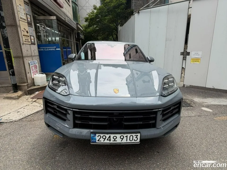Porsche Cayenne 3.0 E- 2025 — thumbnail 3