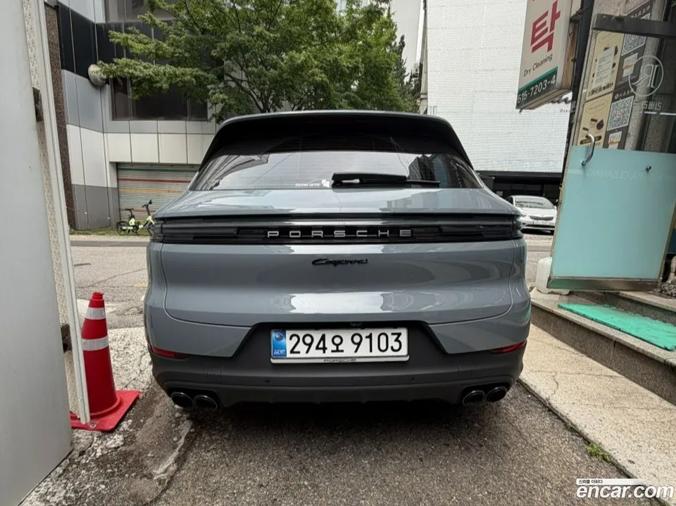 Porsche Cayenne 3.0 E- 2025 — thumbnail 4