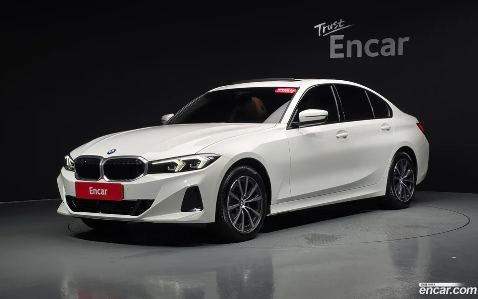 BMW 3 Series 320i 2023 — photo 1, buy with delivery to Moscow