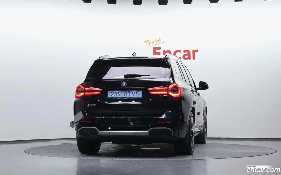 BMW iX3 M 2025 — thumbnail 4