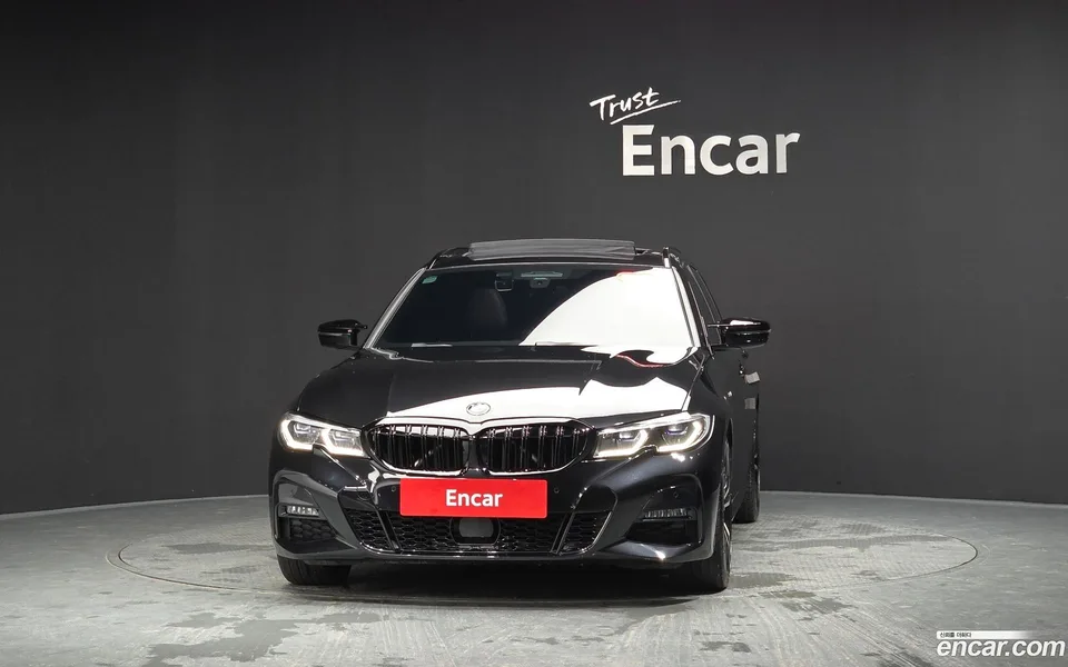 BMW 3 Series 320i M 2022 — thumbnail 3