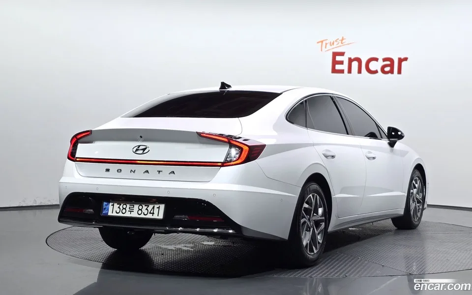Hyundai Sonata 2.0 2022 — photo 1, buy with delivery to Moscow