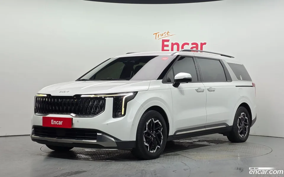 Kia Carnival 9 2023 — photo 1, buy with delivery to Moscow
