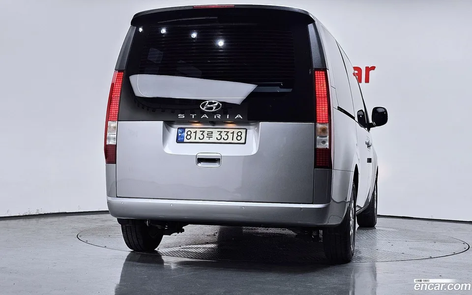 Hyundai Staria L3.5 3 2023 — thumbnail 4