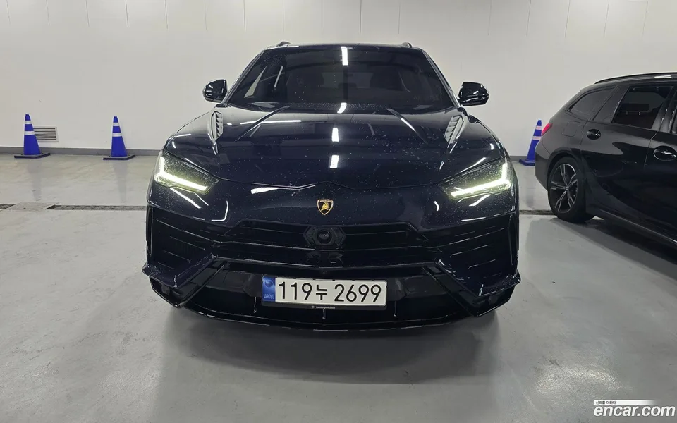 Lamborghini Urus 4.0 V8 S 2023 — фото 1, купить с доставкой в Москву