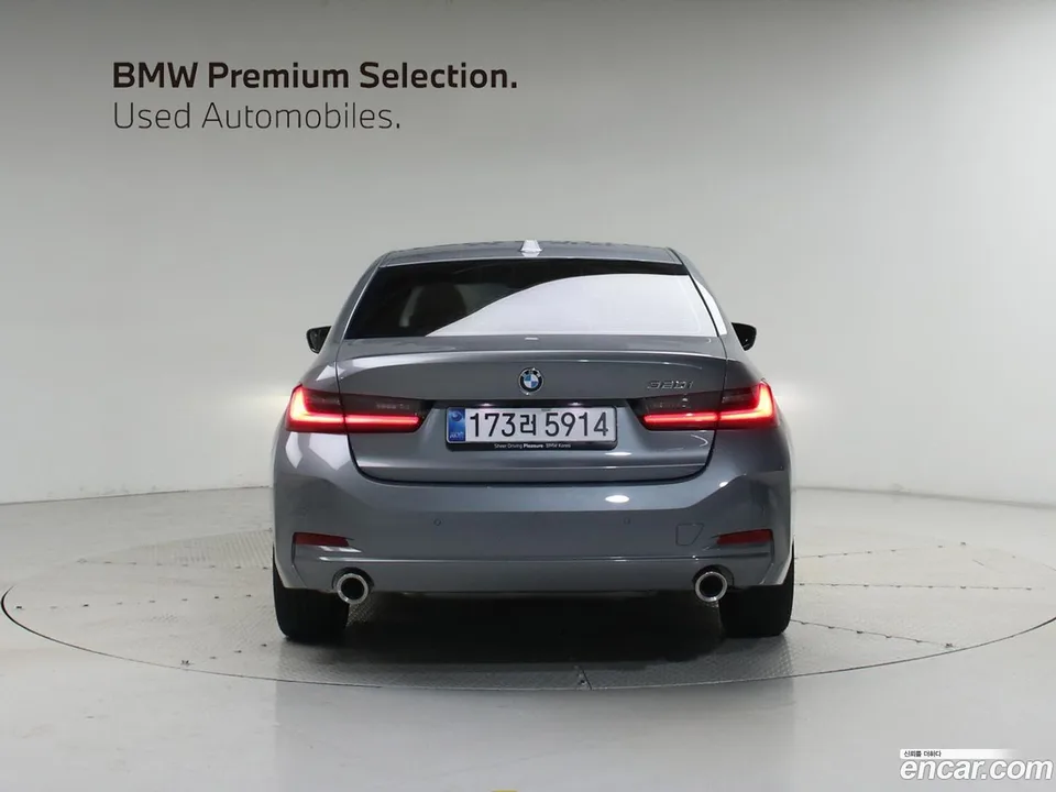BMW 3 Series 320i 2025 — thumbnail 3
