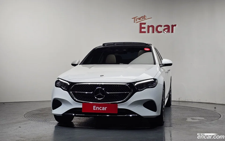 Mercedes-Benz E-Class E200 2026 — thumbnail 3