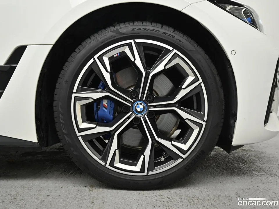 BMW i4 eDrive40 M 2024 — thumbnail 2