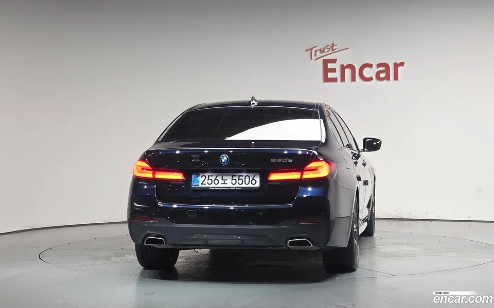BMW 5 Series 530e M 2023 — thumbnail 4