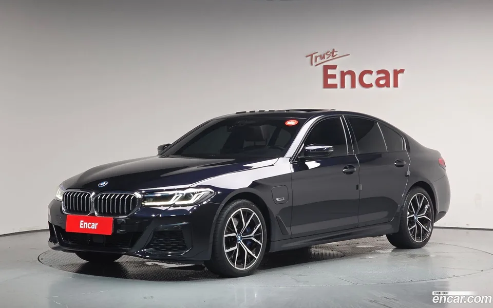 BMW 5 Series 530e M 2023 — photo 1, buy with delivery to Moscow