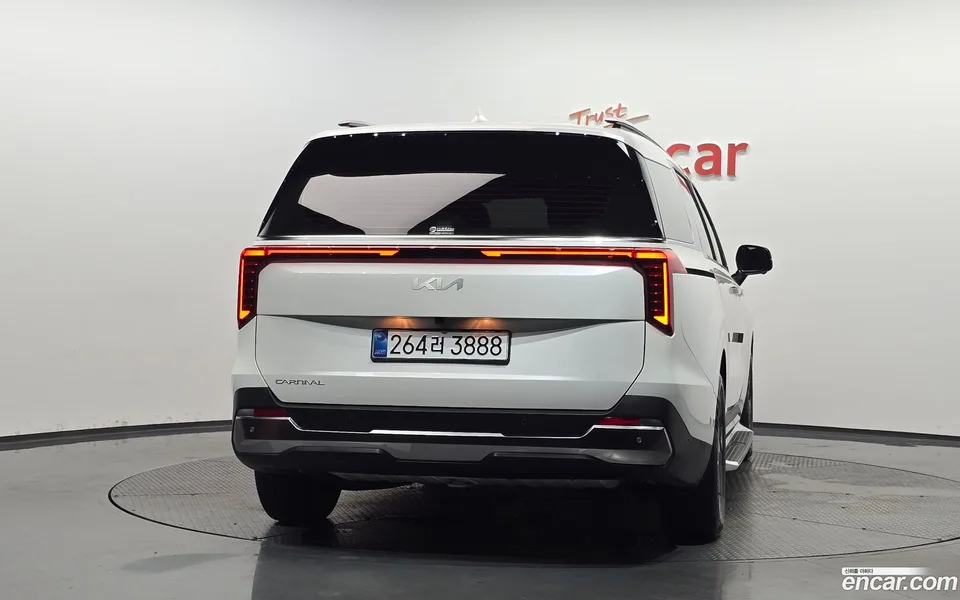 Kia Carnival 7 2025 — thumbnail 4