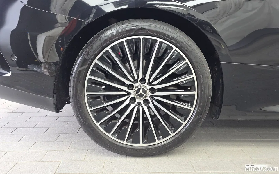 Mercedes-Benz CLE-Class CLE200 2024 — thumbnail 2
