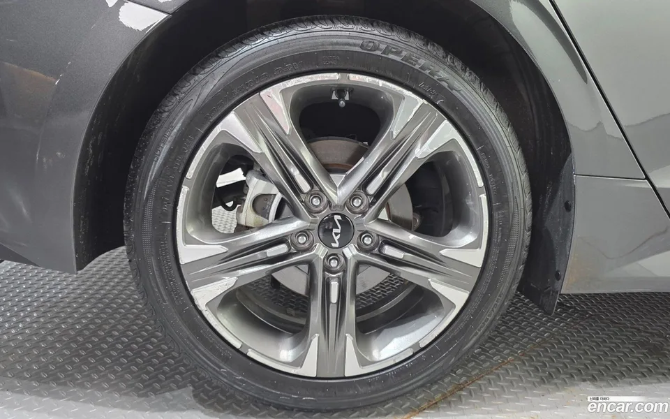 Kia K5 2.0 2023 — thumbnail 2