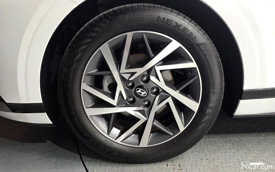 Hyundai Grandeur Hybrid 2024 — thumbnail 2