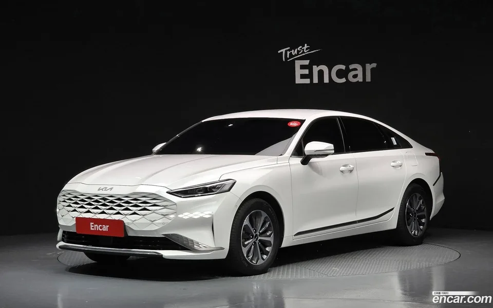 Kia K8 Hybrid 2023 — photo 1, buy with delivery to Moscow
