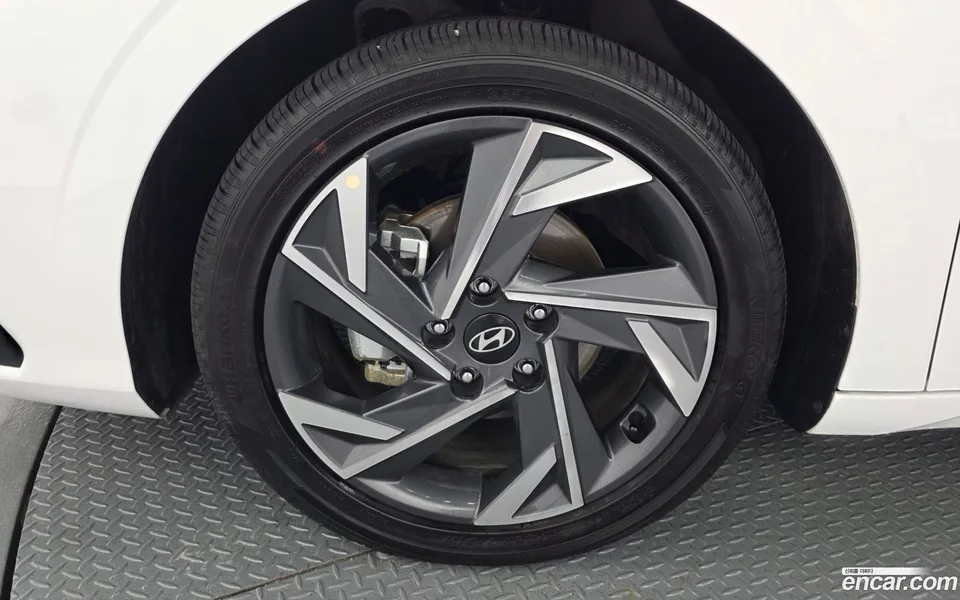 Hyundai Avante CN7 Hybrid 2024 — thumbnail 2