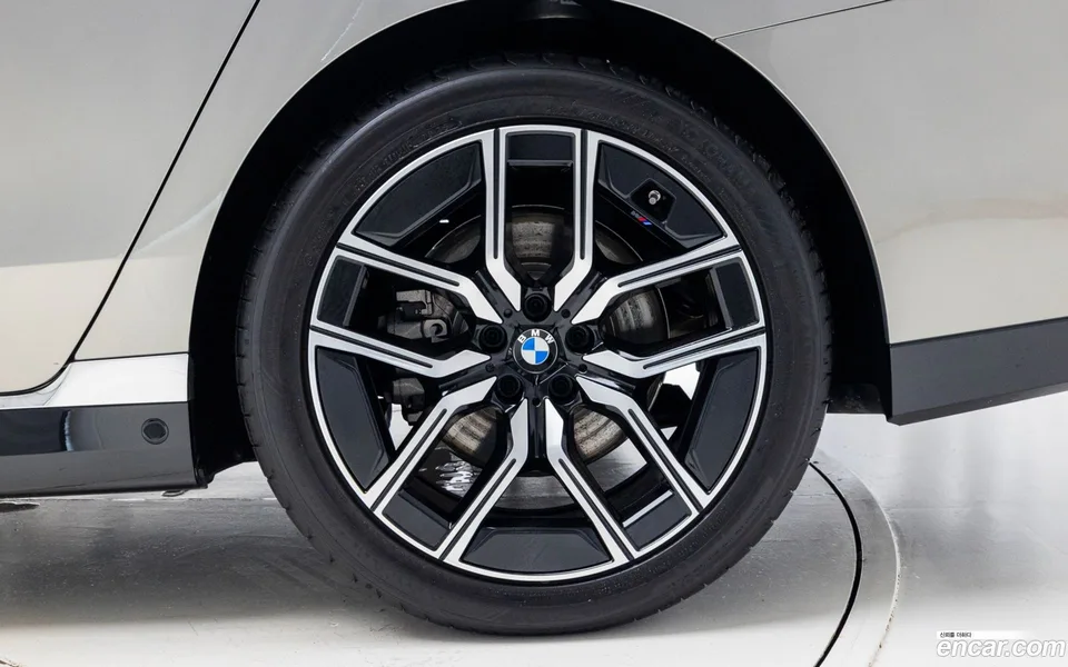 BMW 7 Series 740i xDrive M 2026 — thumbnail 2