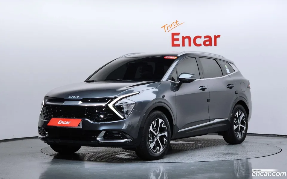 Kia Sportage Hybrid 2WD 2023 — photo 1, buy with delivery to Moscow