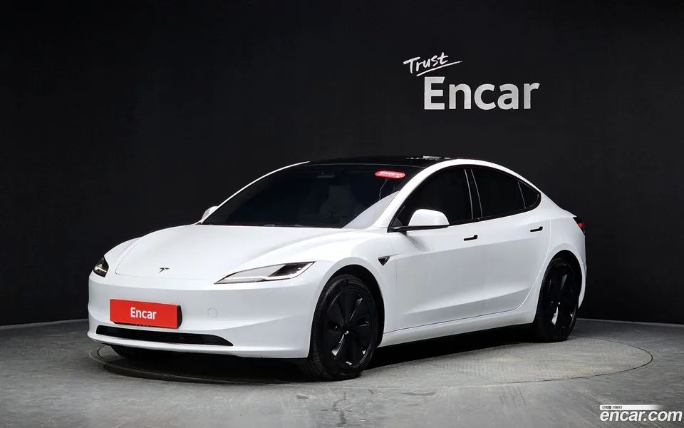 Tesla Model 3 RWD 2024 — photo 1, buy with delivery to Moscow