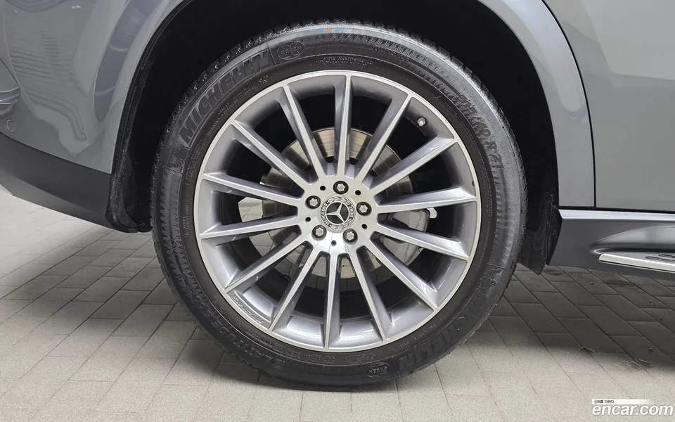 Mercedes-Benz GLE-Class GLE400d 4MATIC 2023 — thumbnail 2