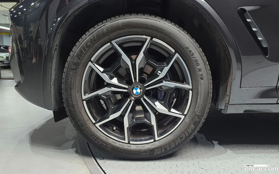BMW X4 xDrive20i M 2024 — thumbnail 5