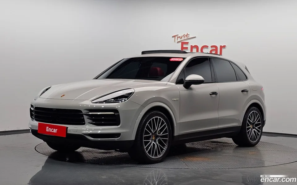 Porsche Cayenne 3.0 E- 2022 — фото 1, купить с доставкой в Москву