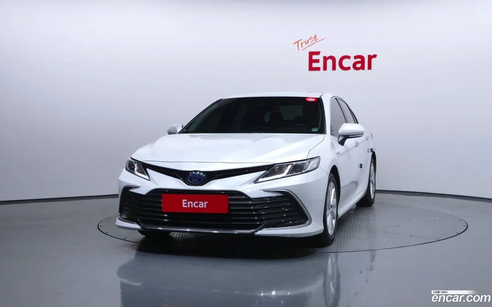 Toyota Camry 2.5 LE 2023 — thumbnail 3