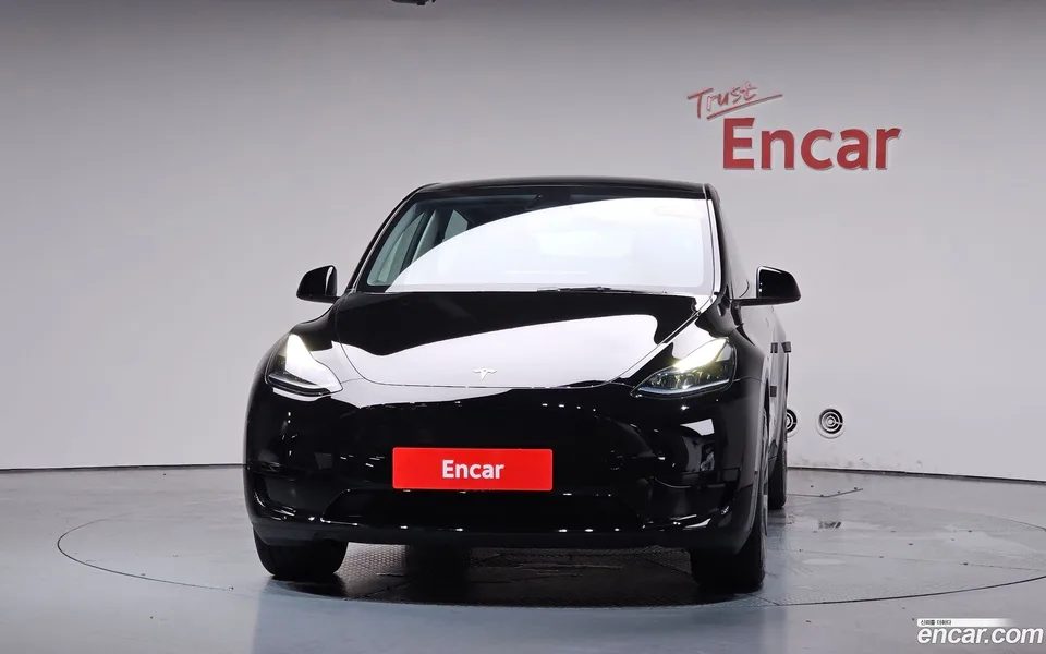Tesla Model Y RWD 2024 — thumbnail 3