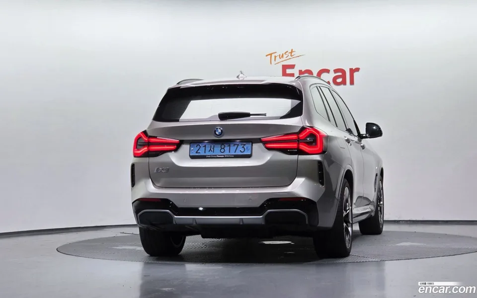BMW iX3 M 2024 — thumbnail 4