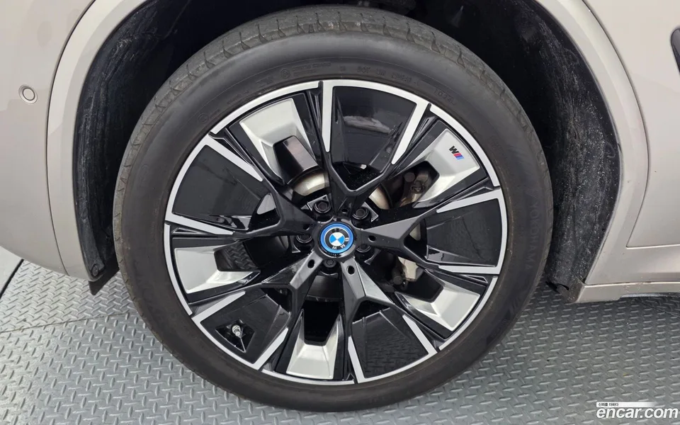BMW iX3 M 2024 — thumbnail 5