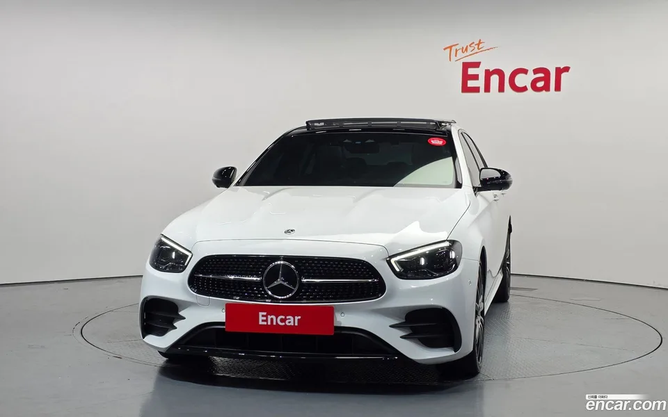 Mercedes-Benz E-Class E350 4MATIC AMG Line 2023 — thumbnail 3