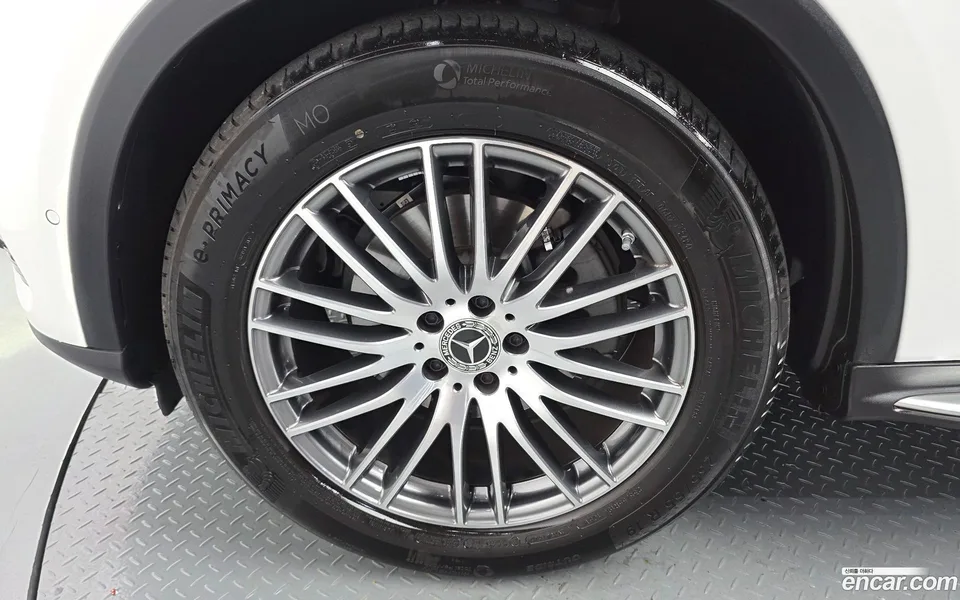 Mercedes-Benz GLC-Class GLC220 d 4MATIC 2025 — thumbnail 2