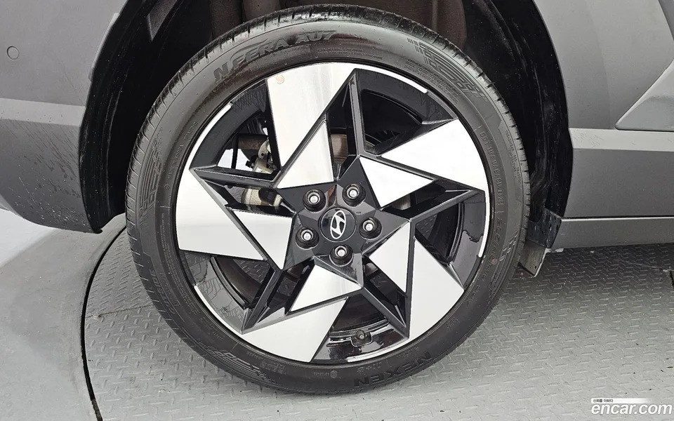 Hyundai Kona 1.6 2WD 2023 — thumbnail 2