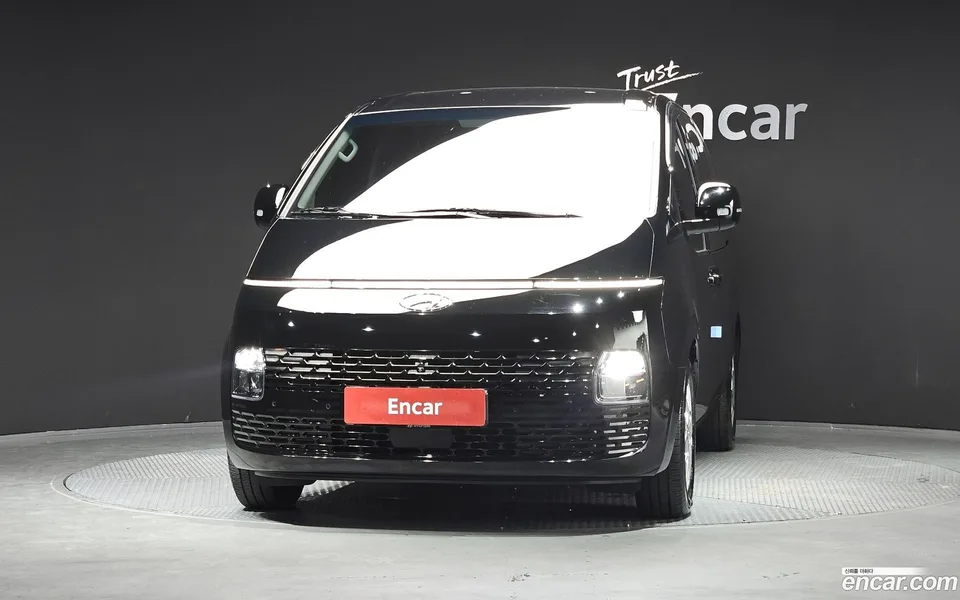 Hyundai Staria L3.5 5 2024 — thumbnail 3