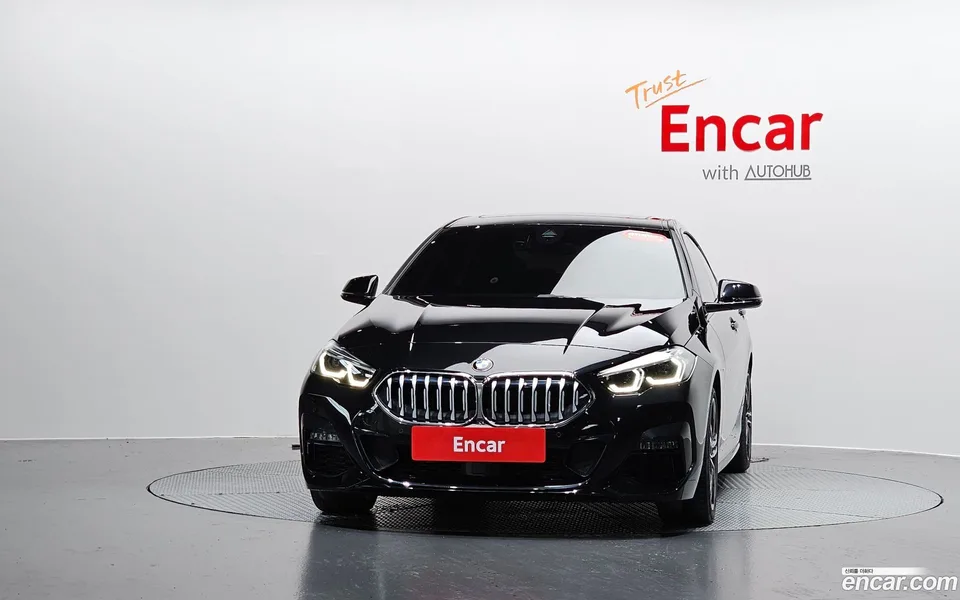 BMW 2 Series Gran Coupe 220i M 2023 — thumbnail 3