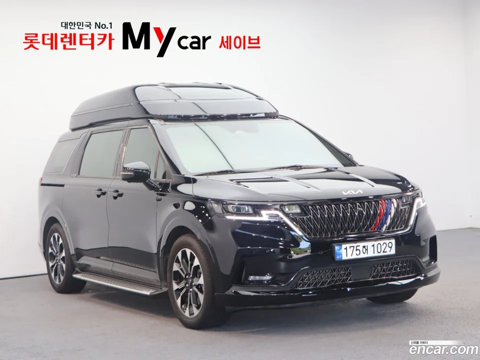 Kia Carnival 7 2023 — thumbnail 3
