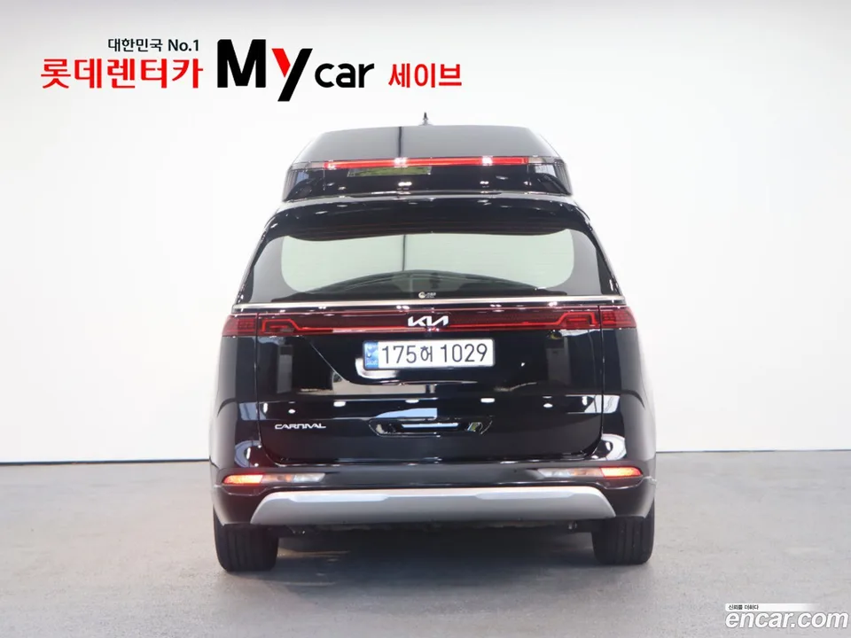 Kia Carnival 7 2023 — thumbnail 4