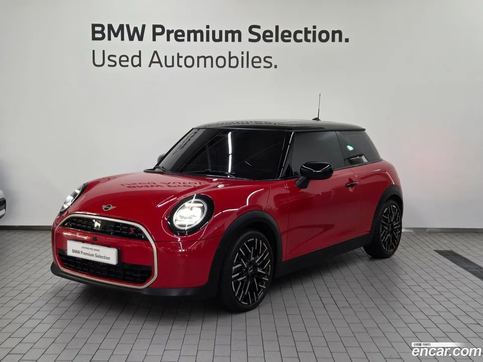 MINI Cooper S 2024 — photo 1, buy with delivery to Moscow