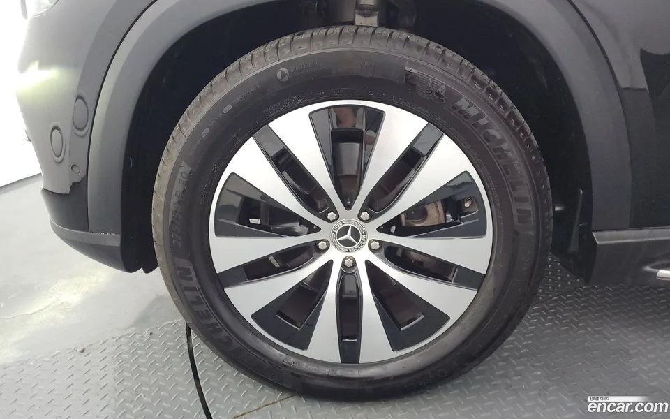 Mercedes-Benz GLE-Class GLE300d 4MATIC 2024 — thumbnail 2