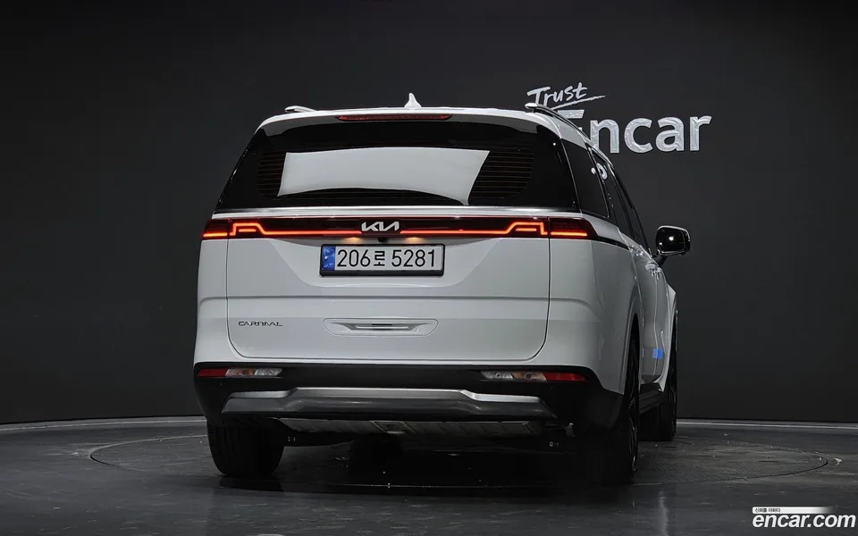 Kia Carnival 9 2022 — thumbnail 4