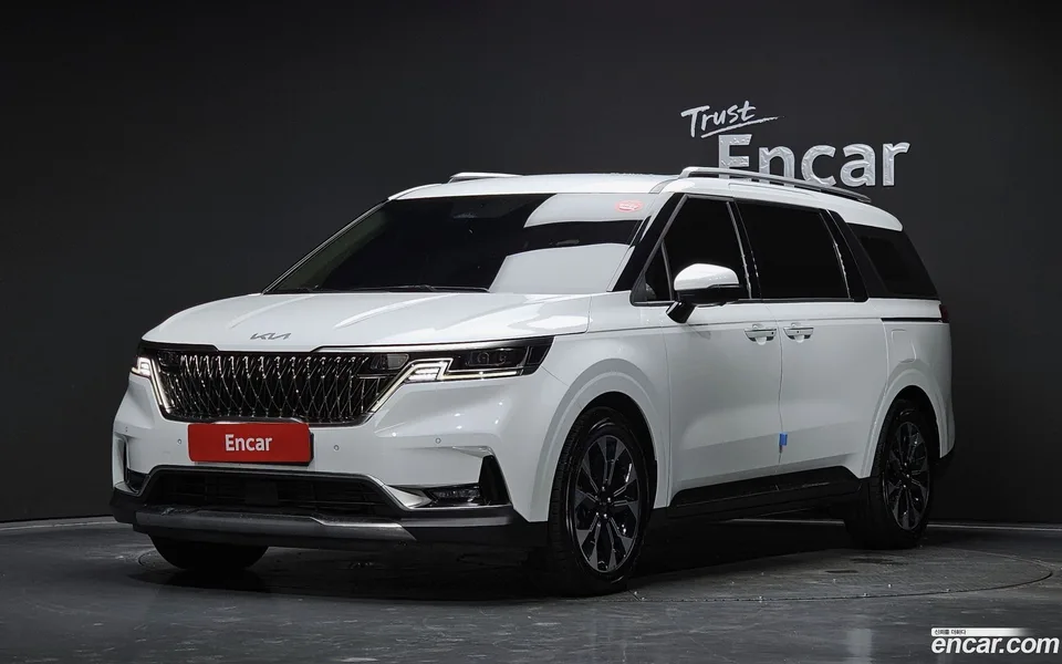 Kia Carnival 9 2022 — photo 1, buy with delivery to Moscow