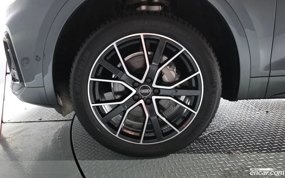 Audi Q5 45 TFSI 2024 — thumbnail 2