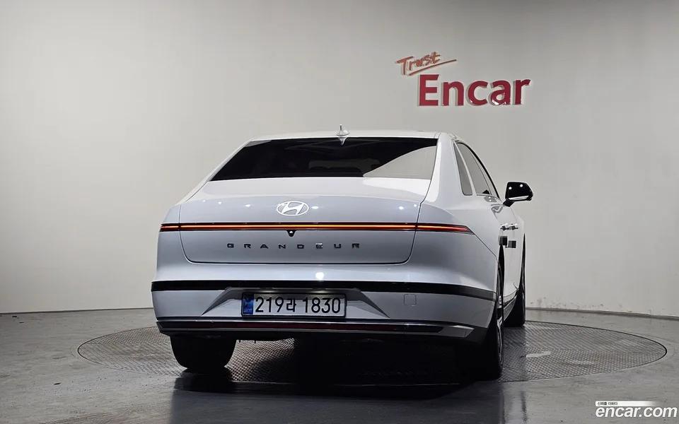 Hyundai Grandeur Hybrid 2023 — thumbnail 4
