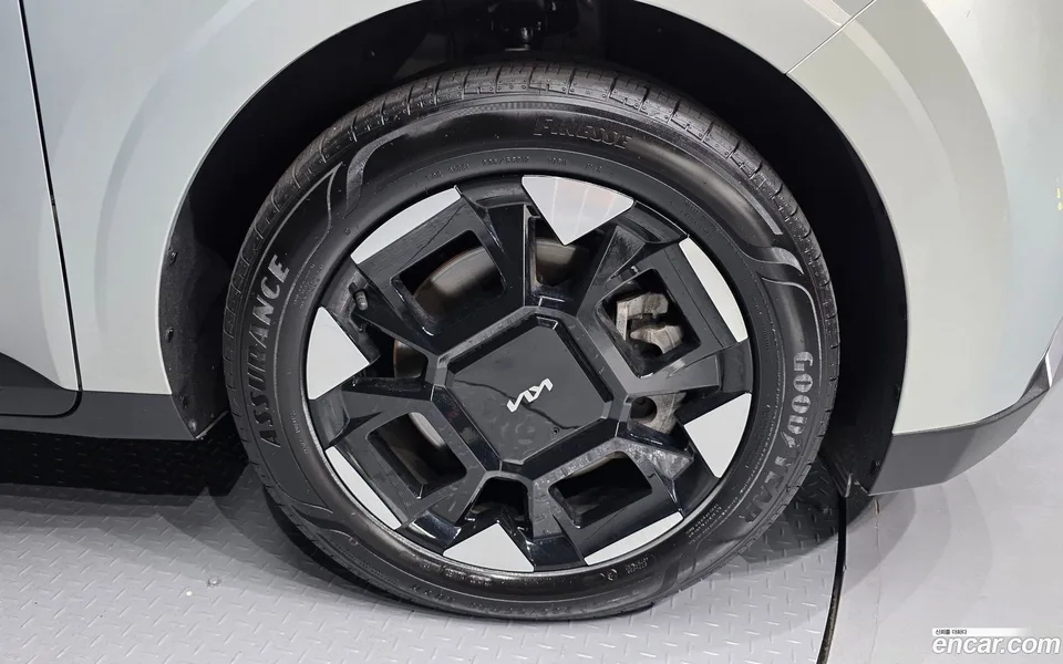 Kia Carnival 9 2024 — thumbnail 5
