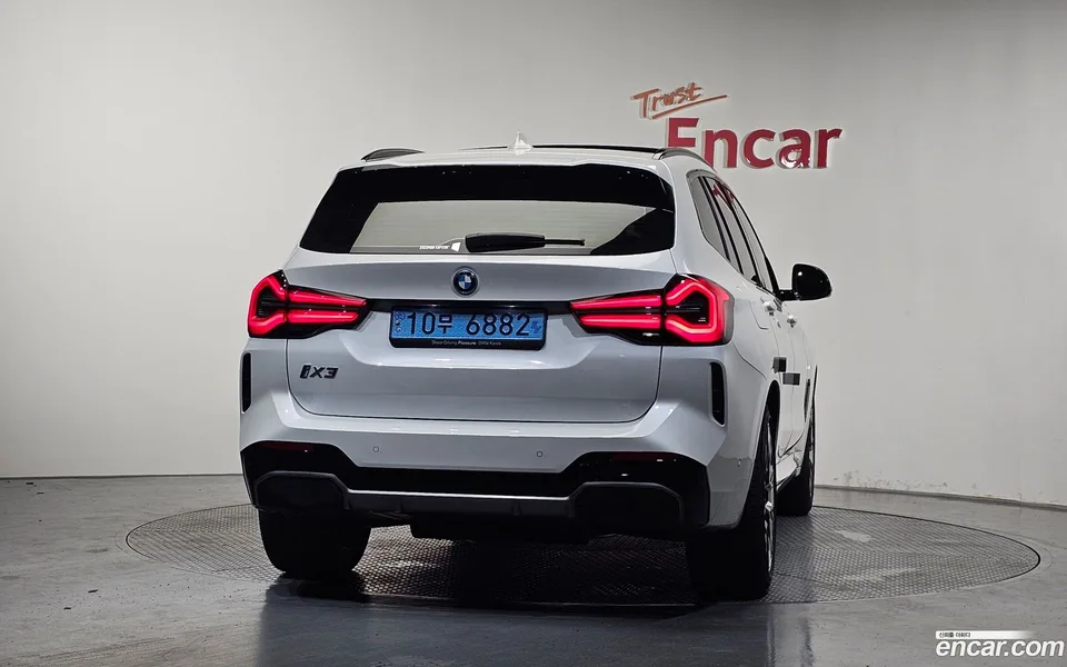 BMW iX3 M 2024 — thumbnail 4