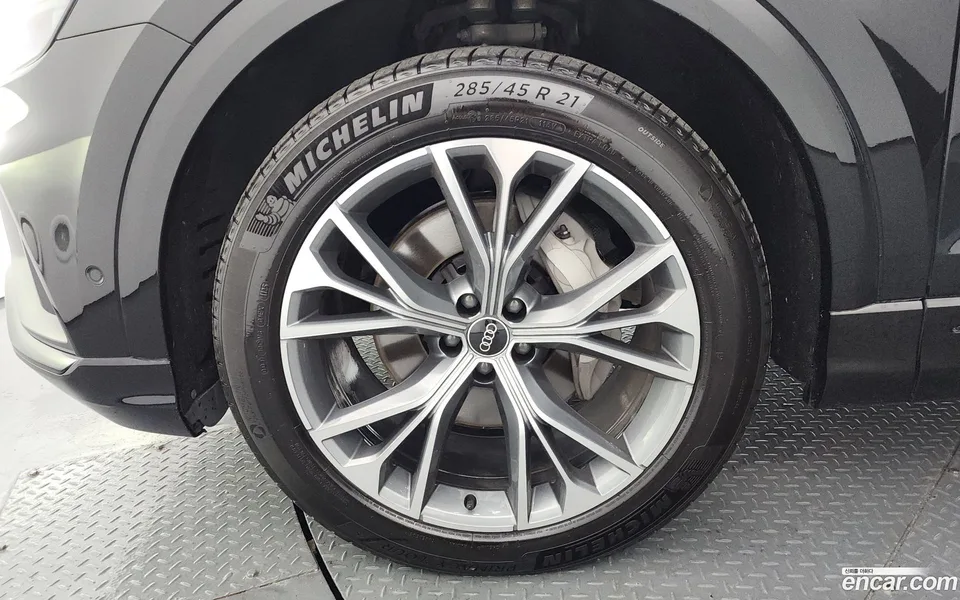 Audi Q8 (4M) 55 TFSI 2022 — thumbnail 2