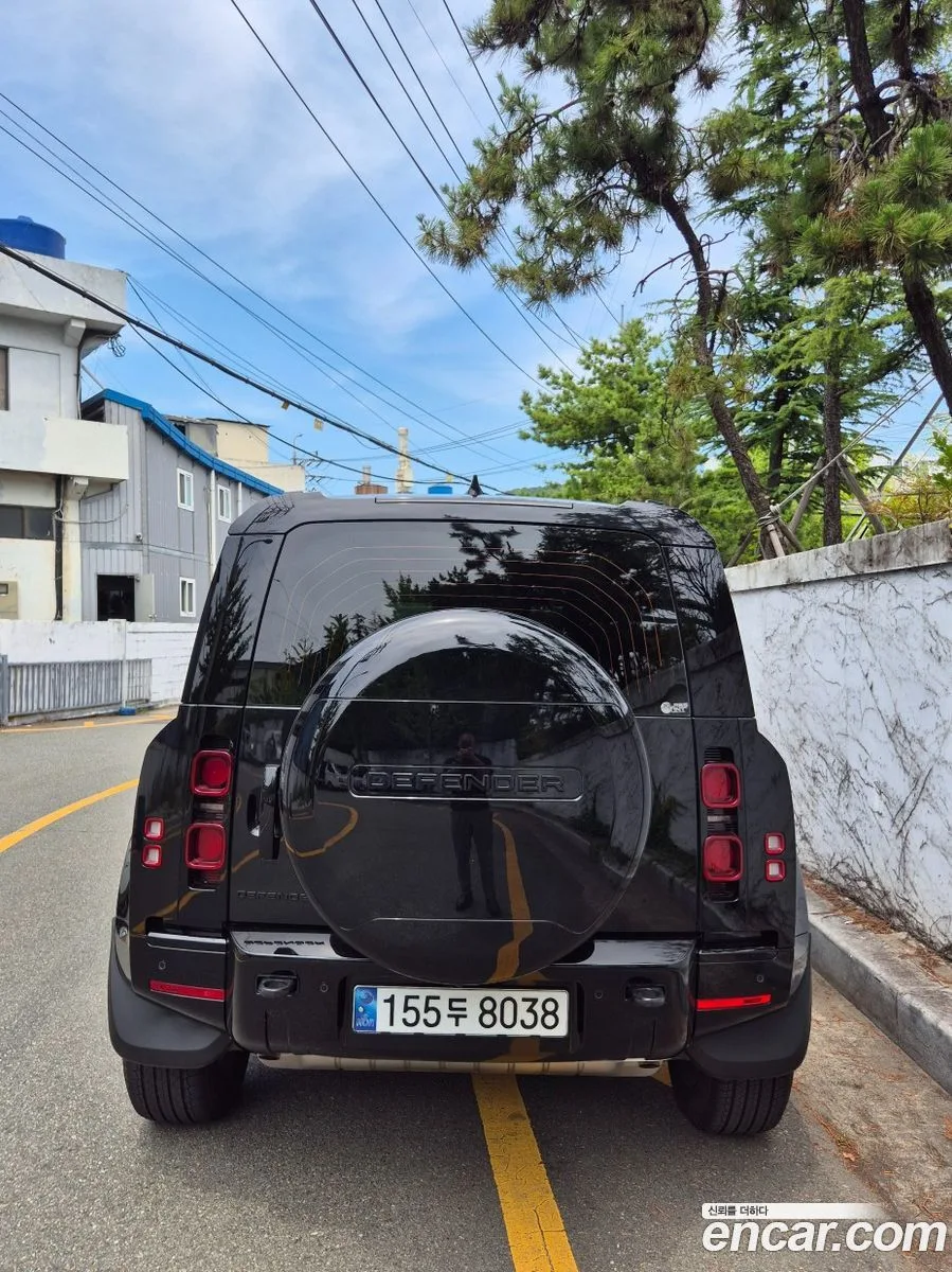 Land Rover Defender 110 P300 X- SE 2024 — thumbnail 2