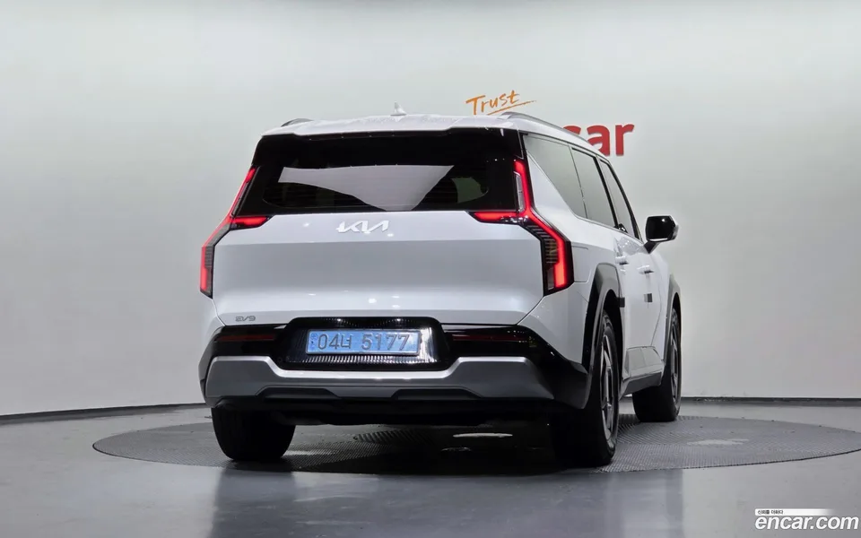Kia EV9 2WD 2023 — thumbnail 4